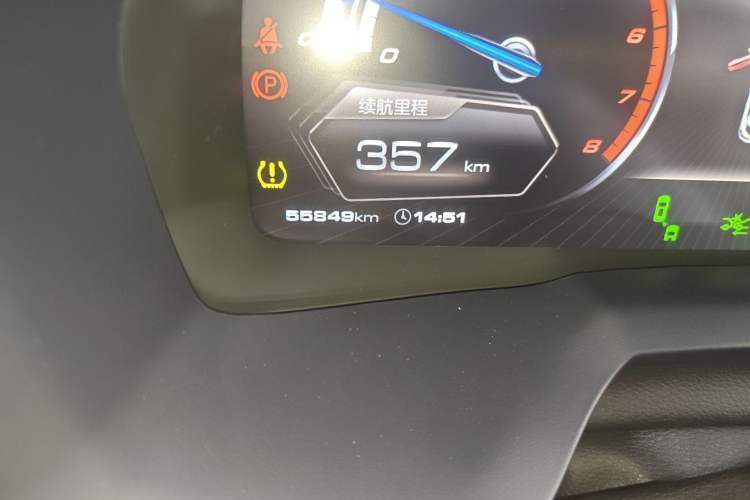 Used Wey VV7 2017 2.0T Flagship Model Odometer Close Up