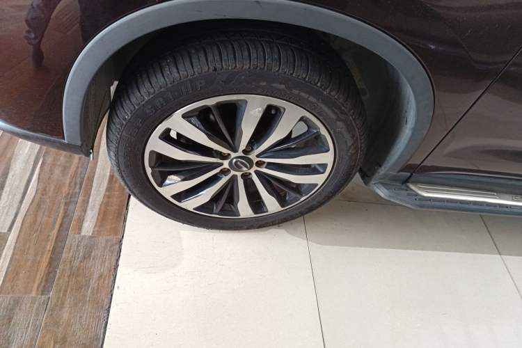 Used GAC Trumpchi GS4 2017 235T Automatic Two-Wheel Drive Luxury Smart Connectivity Version Left Front Wheel Hub