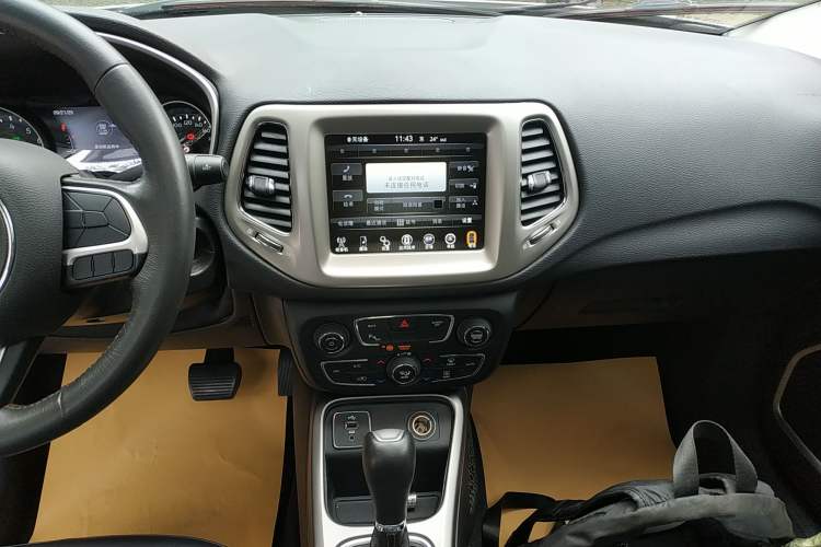 Used Jeep Compass 2017 200T Automatic Family Edition