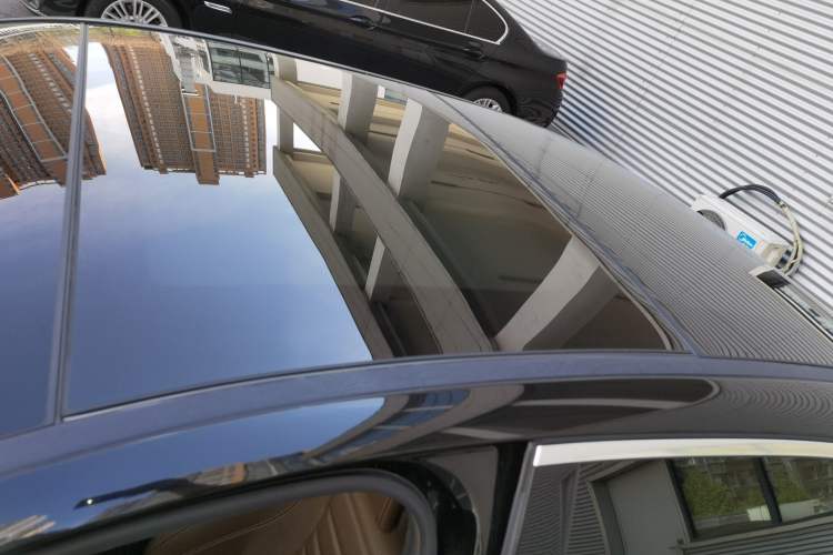 Used Mercedes-Benz E-Class 2019 E 300 L Sporty and Stylish Model Roof