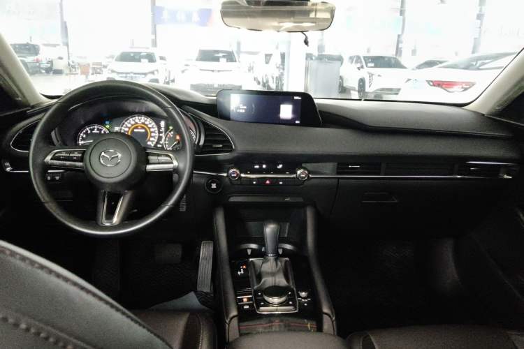 Used Mazda 3 Axela 2020 2.0L Automatic Zhiya Edition Center Console