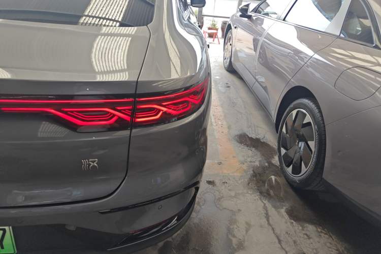 Used BYD Han 2025 DM-i 125KM Elite Model Right Rear Taillight