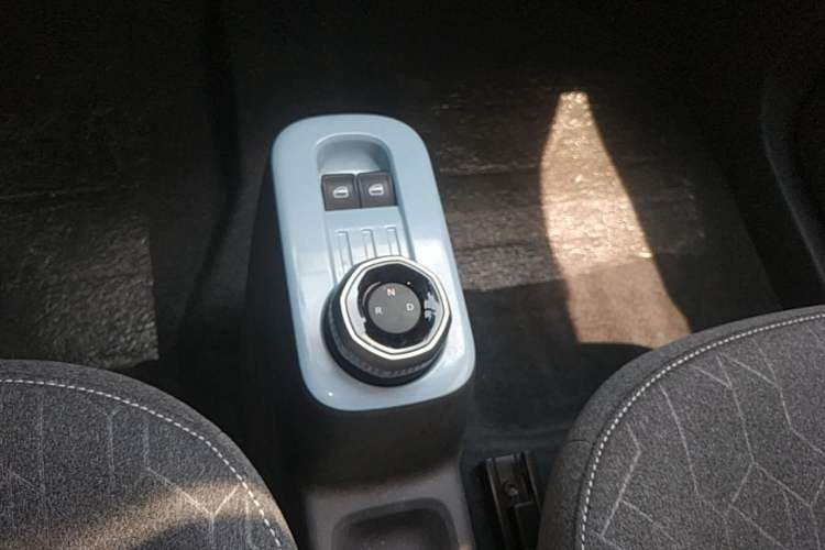 Used Geely Galaxy Panda 2024 Panda Mini 200km Endurance Bear
