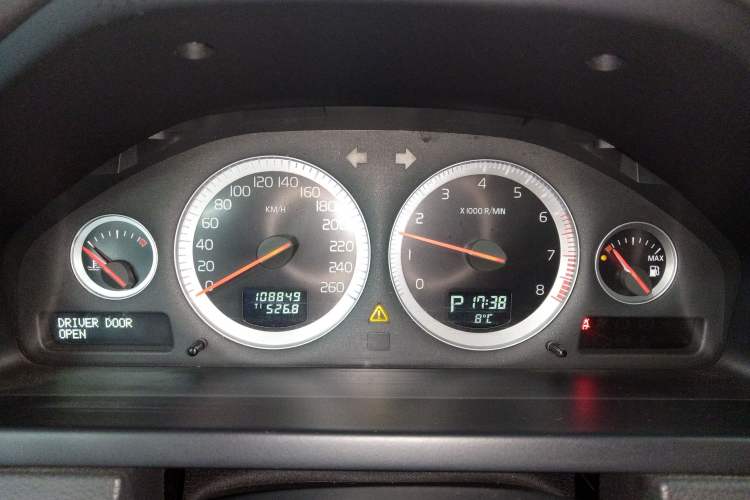 Used Volvo XC Classic 2014 T5 Luxury Edition
