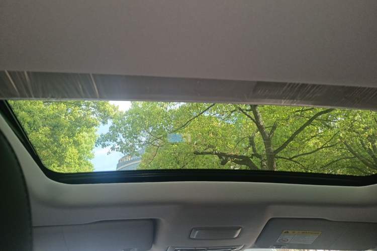 Used Roewe i5 2023 1.5L CVT Luxury Edition