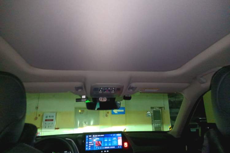 Used Toyota Highlander 2023 2.5L Smart Electric Hybrid Dual-Engine Four-Wheel Drive Prestige Version – 7 Seats Headliner