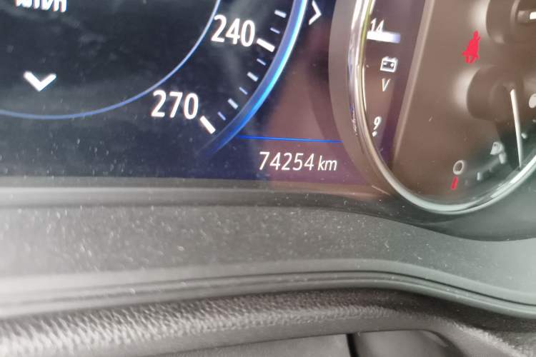 Used Buick Regal 2020 552T Luxury Version Odometer Close Up