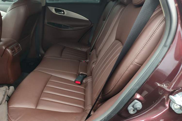 Used Infiniti QX50 2013 2.5L 4x4 Elegant Edition Left Rear Seat
