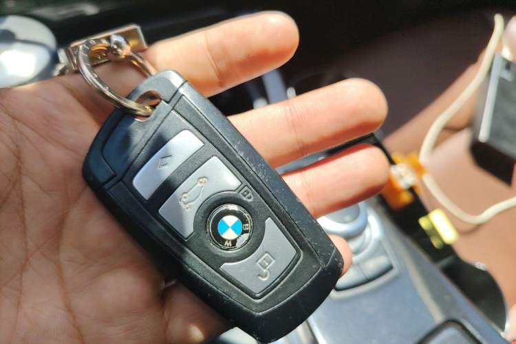 Used BMW 5 Series 2014 520i Elegant Edition Vehicle Key