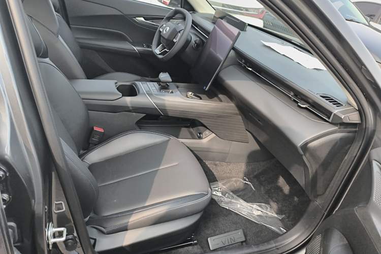 Used CHANGAN Eado 2025 Blue Whale 1.5T 500Bar Prestige Model
