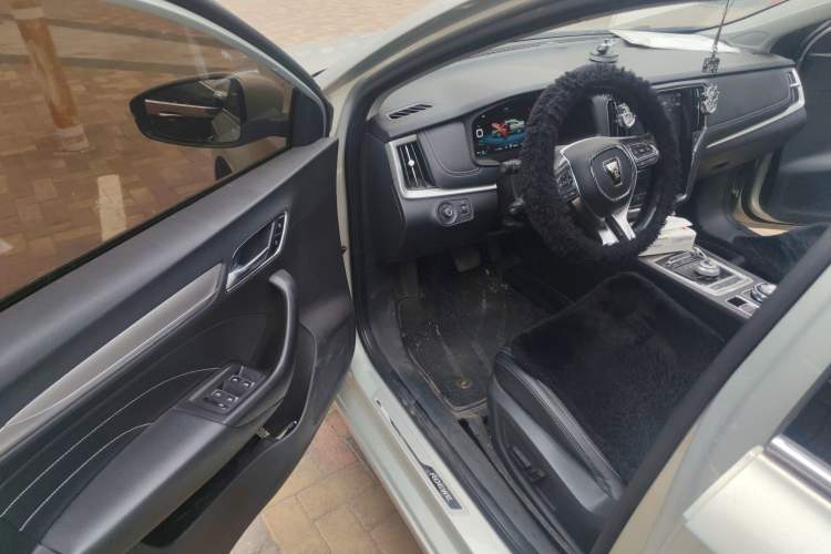 Used Roewe i6 New Energy 2017 45T Hybrid Connect & Smart Enjoyment Edition
