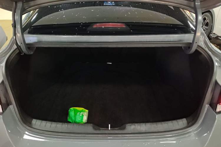 Used Hyundai Elantra 2021 1.5L CVT LUX Prestige Edition
