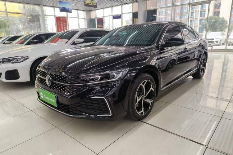 Used Volkswagen Passat 2023 Restyled 330TSI Starry Luxury Edition