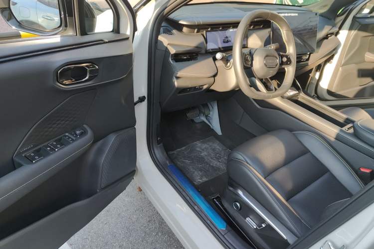 Used Lynk & Co 06 2025 Renew 1.5T Halo