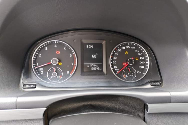 Used Volkswagen Touran 2013 1.4T Manual Comfort Edition 5-Seater Instrument Cluster
