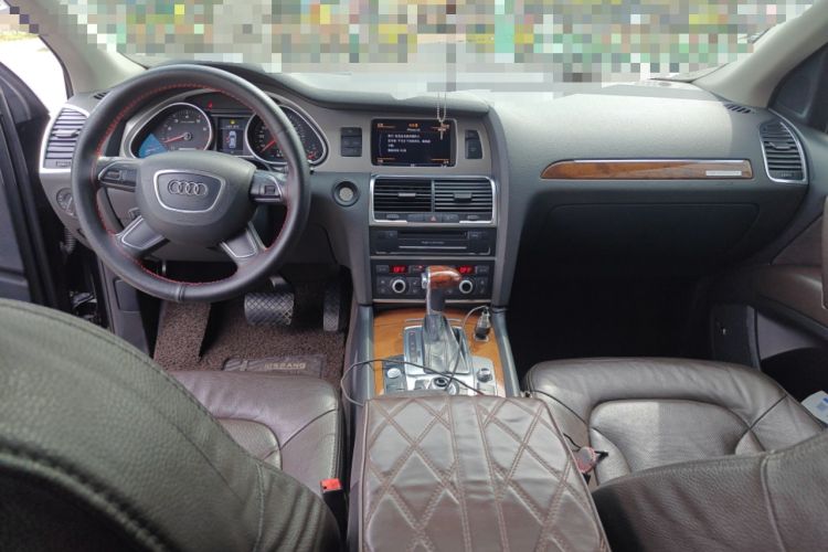 Used Audi Q7 2014 35 TFSI Off-road Model Center Console