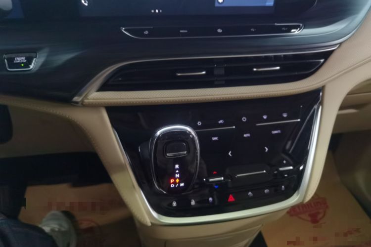 Used Buick GL8 2022 ES Landtrek 653T Luxury Edition