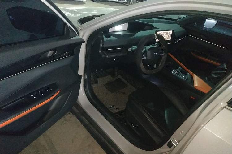 Used Changan UNI-V 2022 1.5T Prestige Version