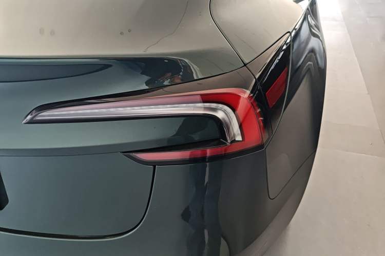 Used Tesla Model 3 2023 Long-Range All-Wheel-Drive Version
