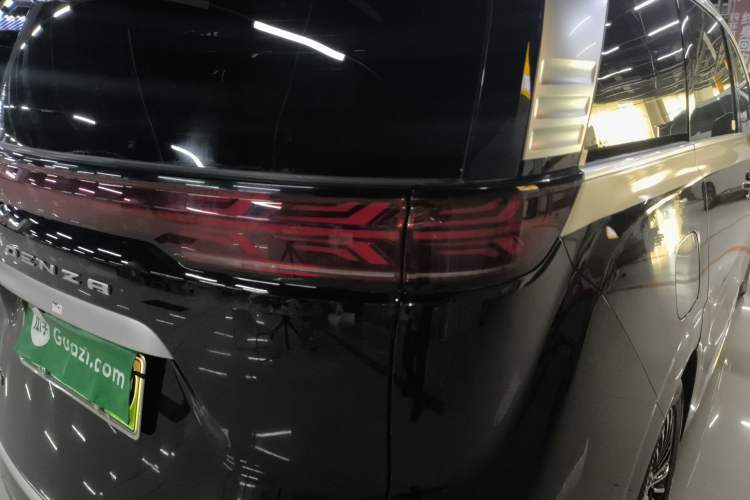 Used Denza D9 2022 DM-i 970 Four-Wheel Drive Prestige Model
