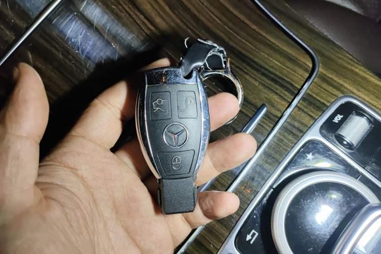 Used Mercedes-Benz GLC 2017 GLC 260 4MATIC Dynamic Edition Vehicle Key