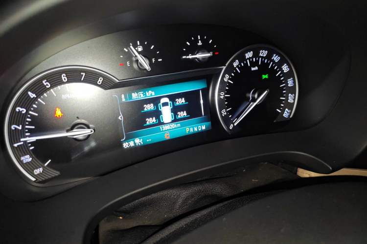 Used Buick GL8 2017 ES 28T Flagship Model China V Standard Odometer Close Up