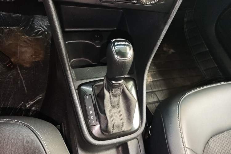 Used Skoda Rapid Spaceback 2016 Revised 1.6L Automatic Chuanxing Version
