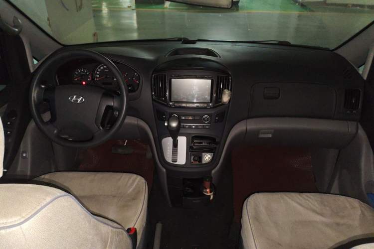 Used Hyundai H-1 Starex 2011 2.4L Comfort Edition
