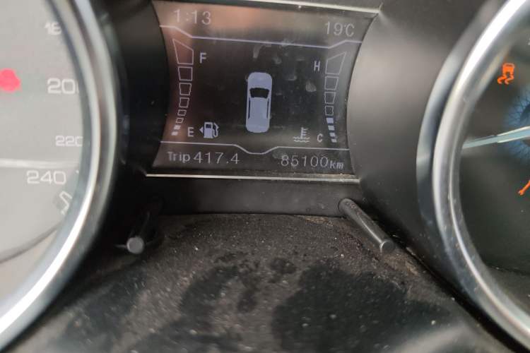 Used Zotye SR7 2016 1.5T Manual Cube Heart Edition China IV Standard Odometer Close Up