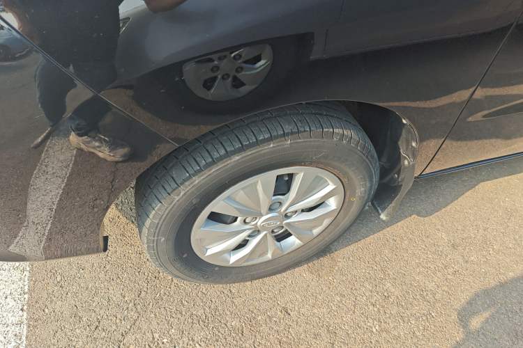 Used JAC Refine M3 2022 PLUS 1.8L 7-seater Standard Model