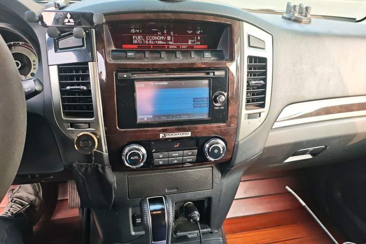 Used Mitsubishi Pajero 