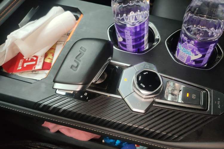 Used CHANGAN UNI-K 2021 2.0T Excellence Edition Gear Lever