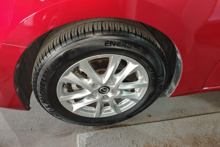 Used Mazda 3 Axela 2016 Sedan 1.5L Automatic Luxury Model