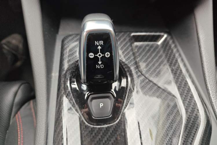 Used Lynk & Co 02 2018 1.5T DCT Two-Wheel Drive Pro Version China V Emission Standard Gear Lever