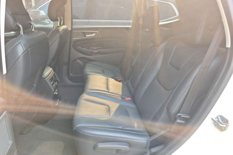 Used Ford Edge 2015 2.0T GTDi Four-Wheel Drive Prestige Model Left Rear Seat