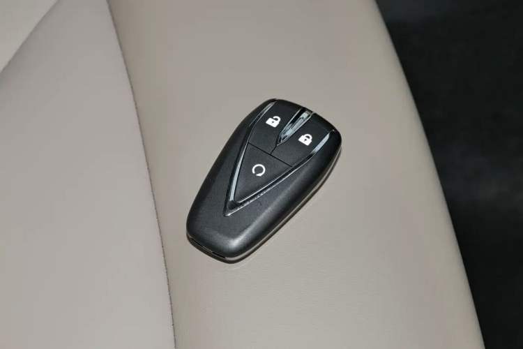 Used CHANGAN Hunter 2024 Knight Edition Flagship Model Dual-Motor All-Wheel Drive Standard Box
