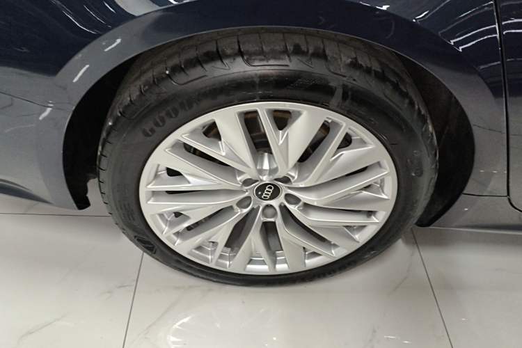 Used Audi A7L 2024 45TFSI S-line Dream-Building Edition Flow Crystal Package