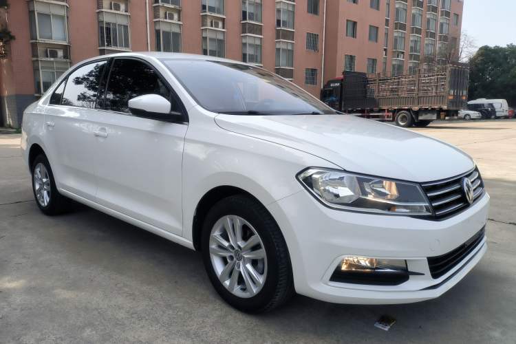 Used Volkswagen Santana 2018 1.5L Manual Comfort Edition Front Right 45 Deg