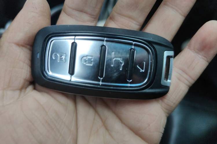 Used Chevrolet Captiva 2014 2.4L 4x4 Flagship Edition 7 Seats