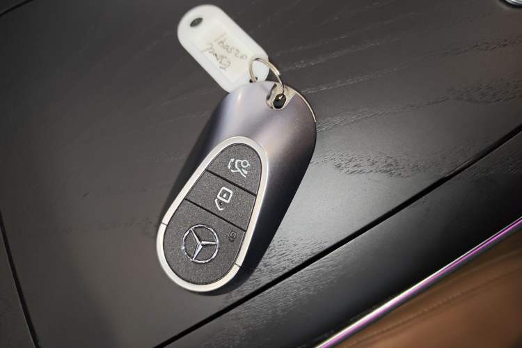 Used Mercedes-Benz E-Class New Energy 2024 E 350 e L Plug-in Hybrid Sports Sedan Vehicle Key