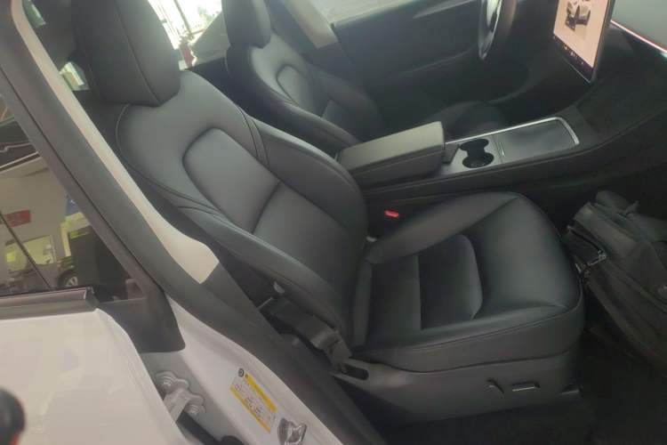 Used Tesla Model Y 2024 Rear-Wheel-Drive Version
