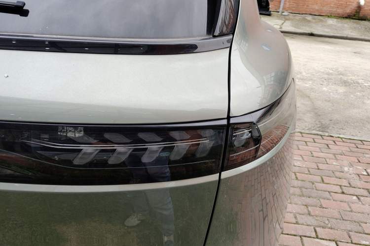 Used VOYAH FREE 2025 Model FREE+ Four-Wheel-Drive Qiankun Edition Exterior 3