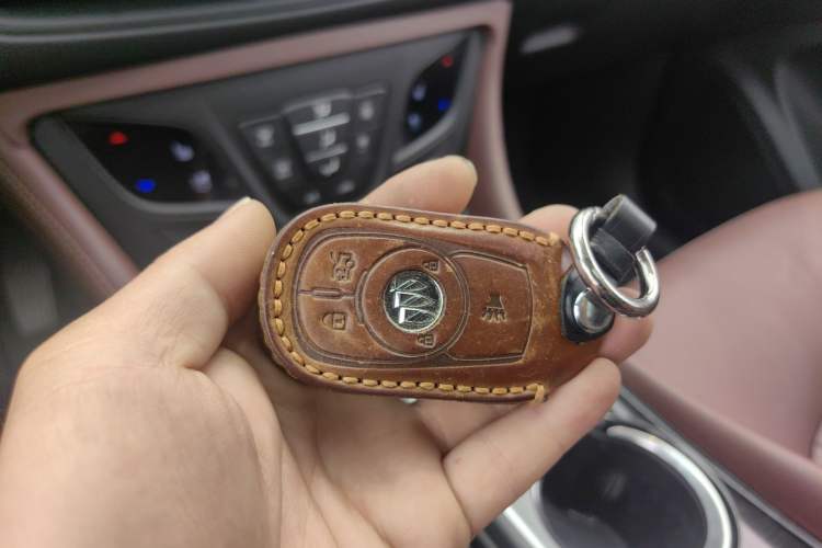 Used Buick Envision 2020 20T Two-Wheel Drive Luxury Model
