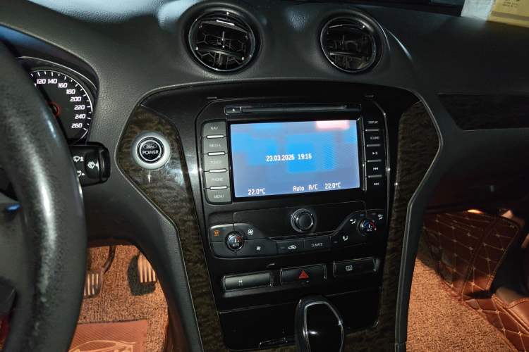 Used Ford Mondeo 2011 2.0L GTDi 200 Luxury Edition
