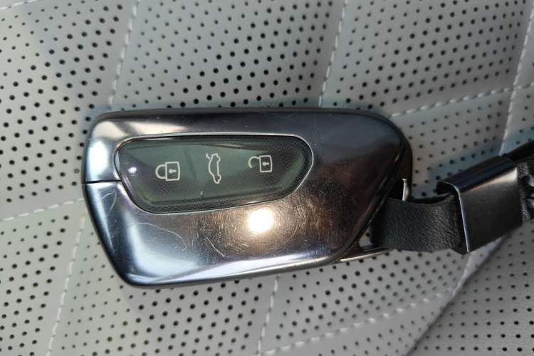 Used Volkswagen Tavendor 2024 Facelifted 380TSI All-Wheel Drive R-Line Cruise Premium Edition