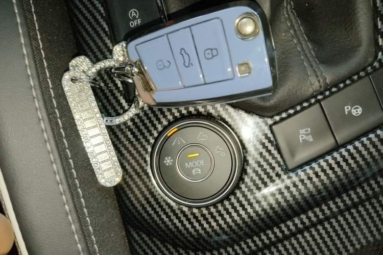 Used Volkswagen Tayron 2024 380TSI All-Wheel Drive R-Line Pro Smart Edition Interior 1