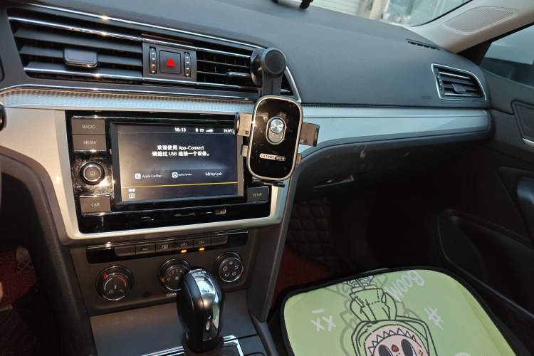 Used Volkswagen Lamando 2019 230TSI DSG Fashion Edition China VI Audio And AC Panel