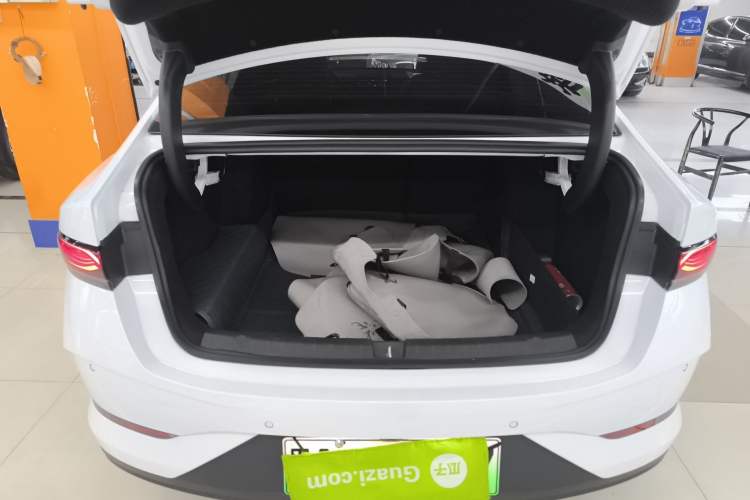 Used BYD Qin PLUS 2025 DM-i Smart Drive 55KM Leading Model
