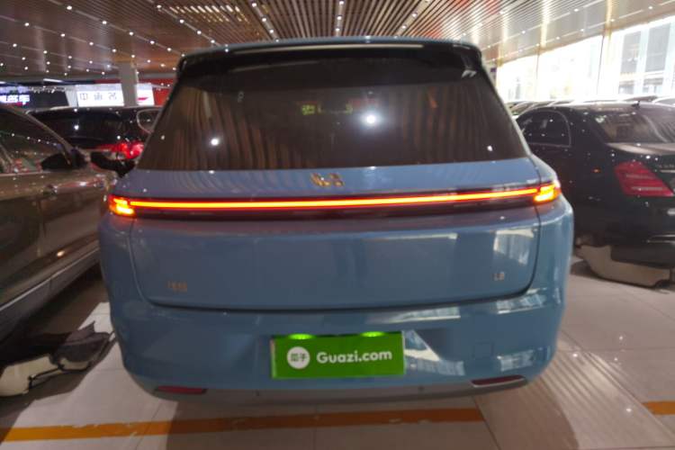 Used Li Auto L8 2023 Air model
