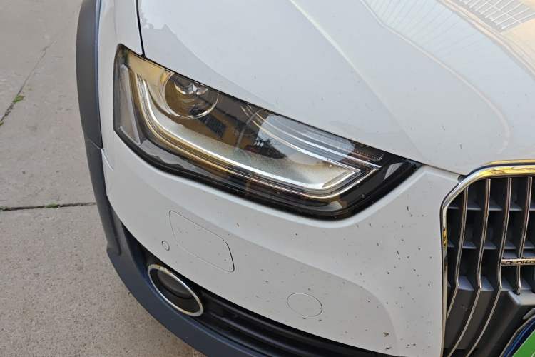 Used Audi A4 2014 40 TFSI allroad quattro Right Front Headlight